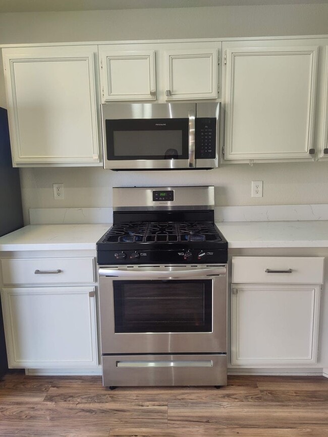 Building Photo - A Very nice and Clean Single Story Home in Summerlin