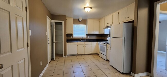 Building Photo - 2262 FM2864