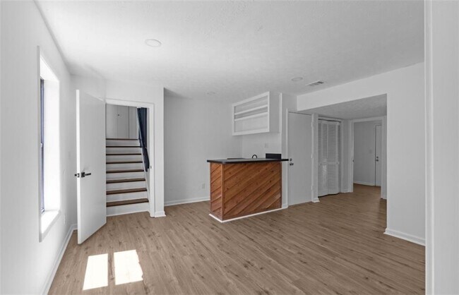 Building Photo - 5111 Manitou Way SW