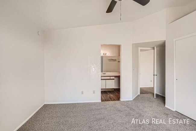 Building Photo - 5084 W Blackbird Dr