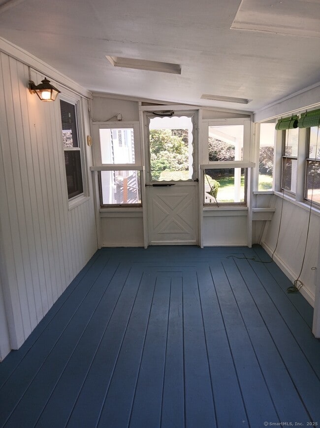 Building Photo - 391 Greenhaven Rd