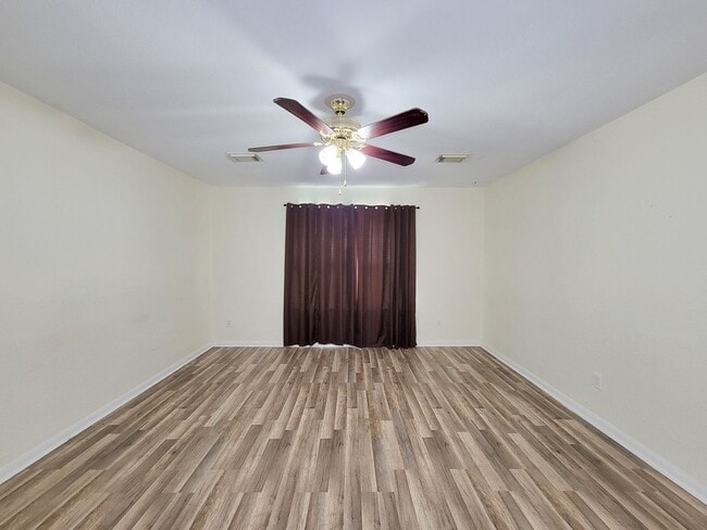 Building Photo - This is a cute 1 story 3 bedroom 2 bath of...