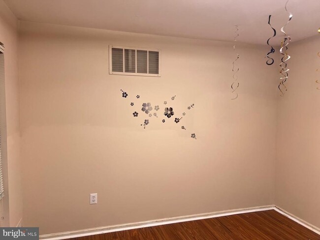 Building Photo - 709 Pebble Creek Ct