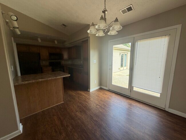 Building Photo - 115 La Costa Dr