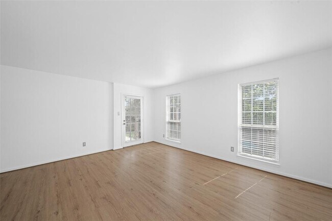 Building Photo - 6410 Del Monte Dr