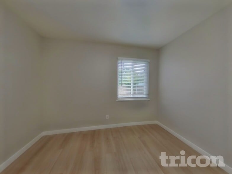 Building Photo - 126 Frost Dr