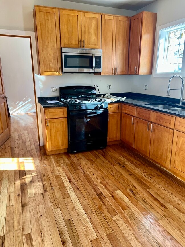 Building Photo - 1741 N Long Ave