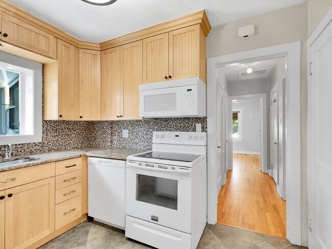 Building Photo - $2,295.00, 1 Bed, 1 Bath Home in Denver