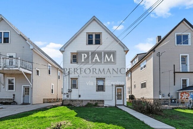 Building Photo - 2872 S Linebarger Terrace