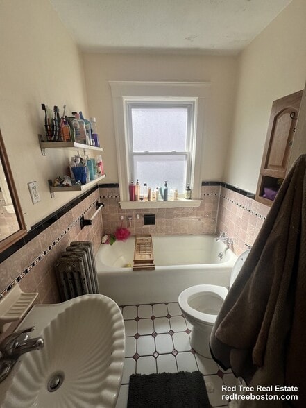 Building Photo - 22 Commonwealth Terrace