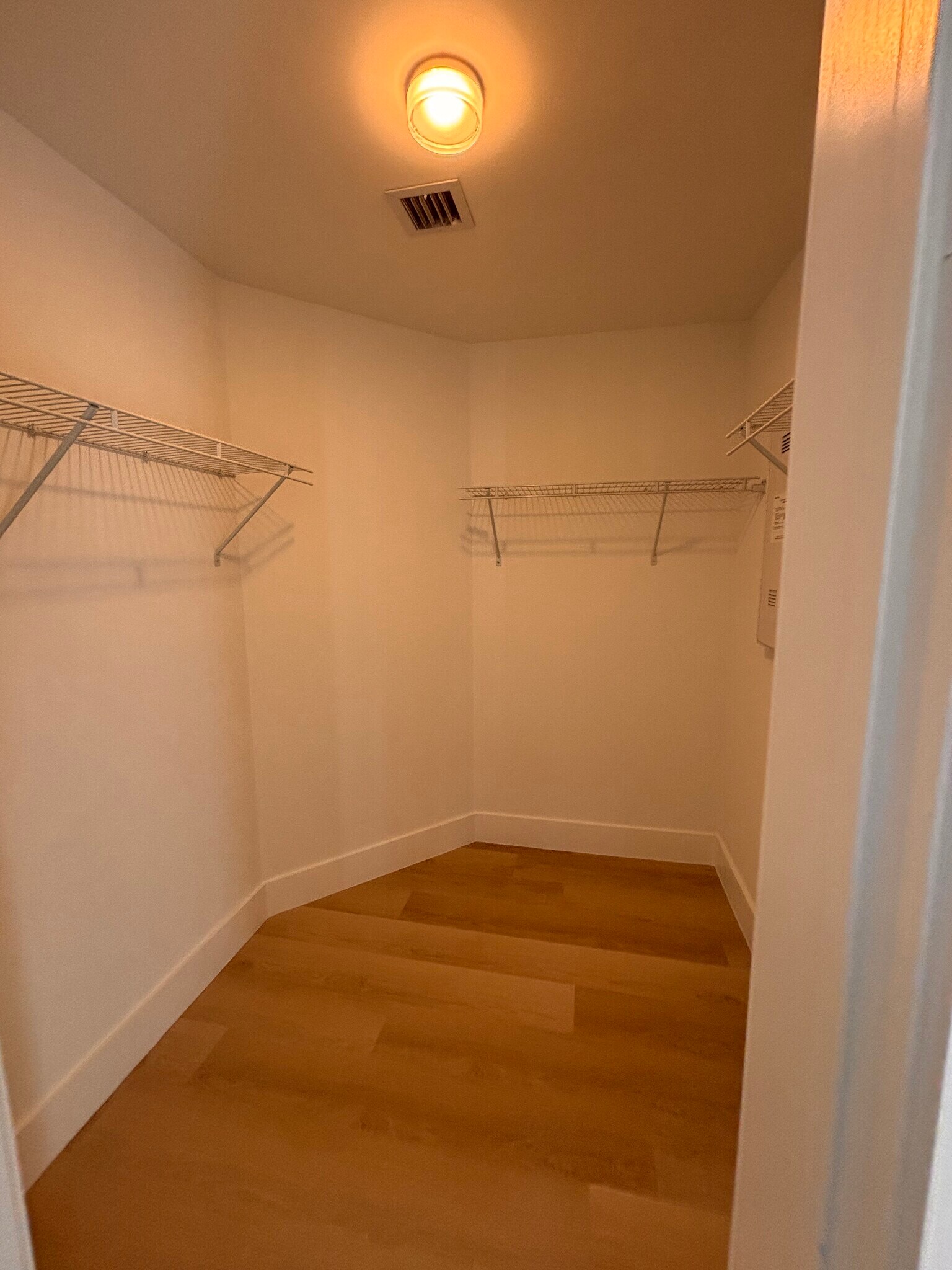 Building Photo - 2596 NE 182nd Ter