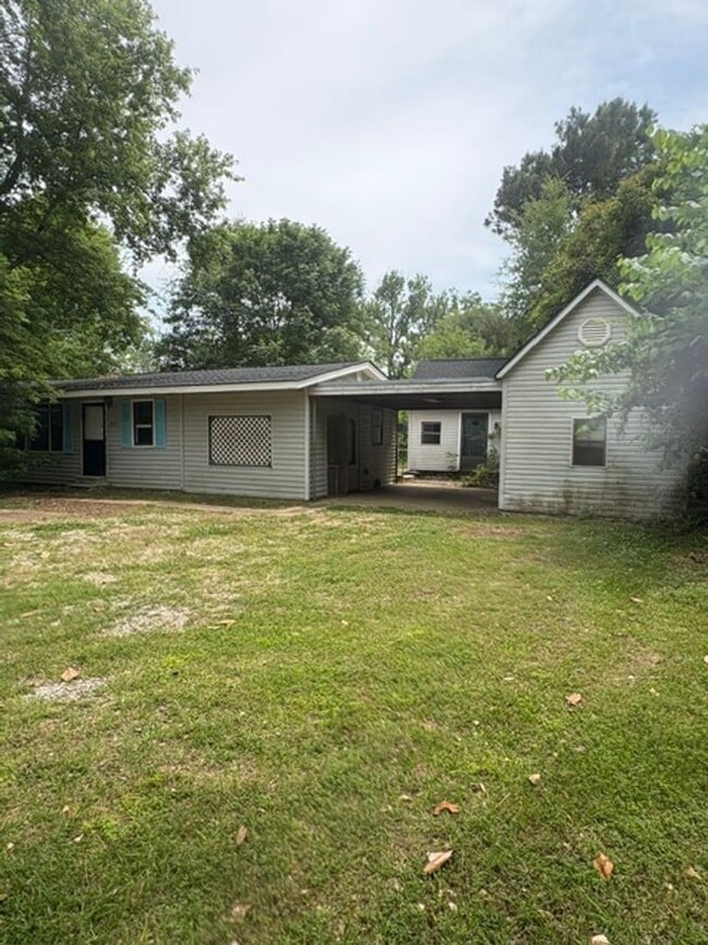 Building Photo - Renovated 3 Bedroom 1.5 Bath Home for Rent!