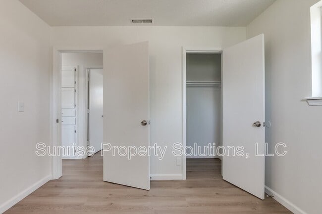 Building Photo - 636 SW 13th St