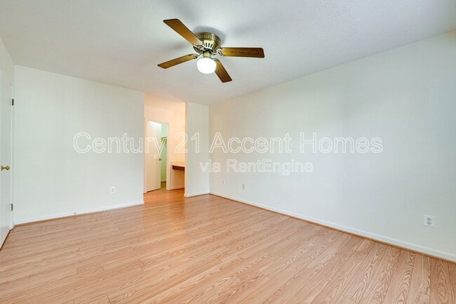 Building Photo - 9941 Oakton Terrace Rd