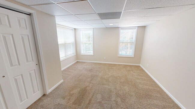 Building Photo - Beautiful 4 Bedroom with finished basement...