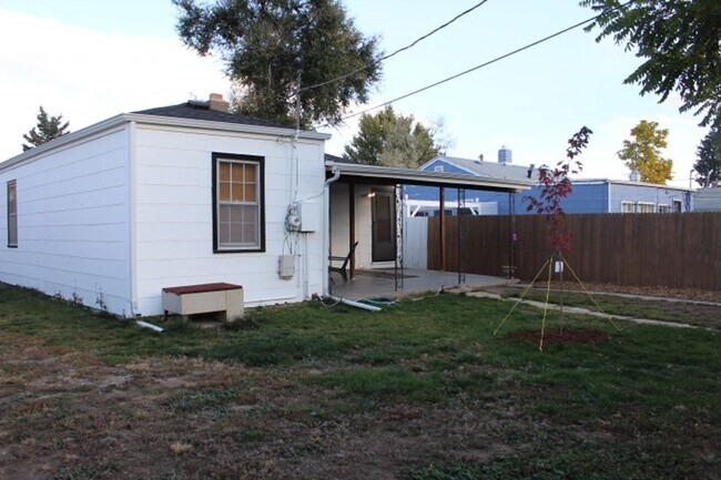 Building Photo - Charming 3 BR/1 BA  Home located In Villa ...