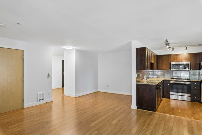 Building Photo - 1620 Belmont Ave