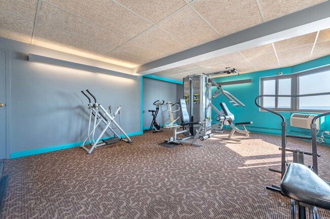 Building Photo - 7337 S South Shore Dr
