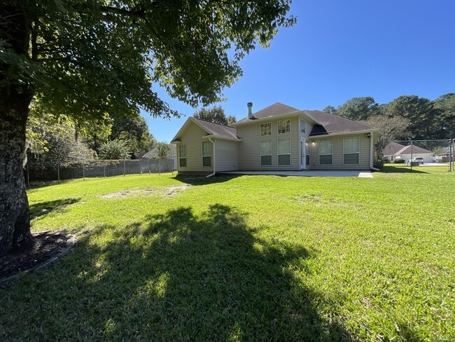 Building Photo - 126 Cross Creek Dr