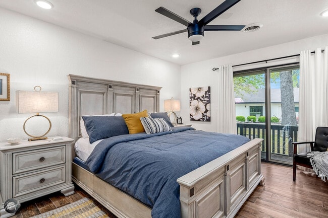 Primary Photo - 30 Lunsford Ln