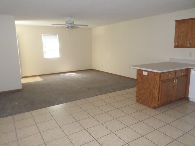 Building Photo - 928-928 Osage St