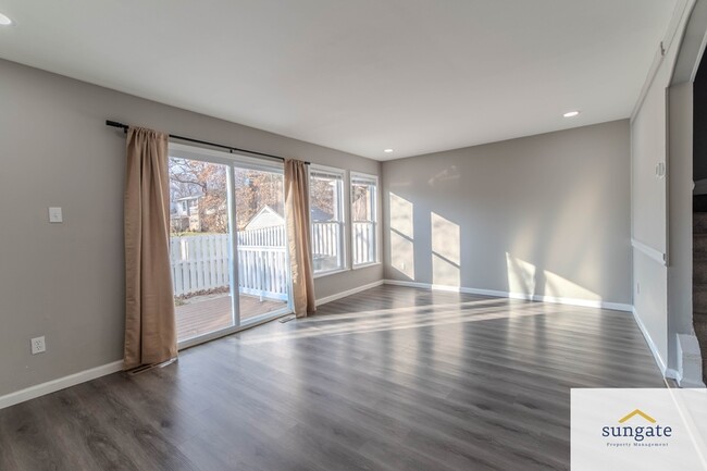 Building Photo - 4254 Cayuga Rd