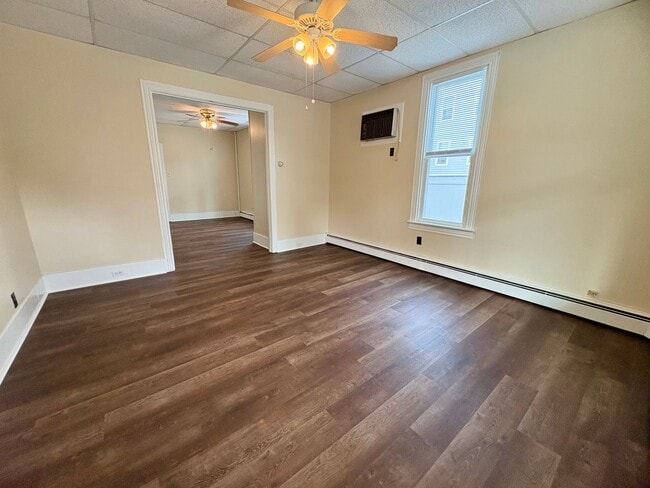 Building Photo - 3 Bedroom 1.5 Bathroom in Elizabethtown!