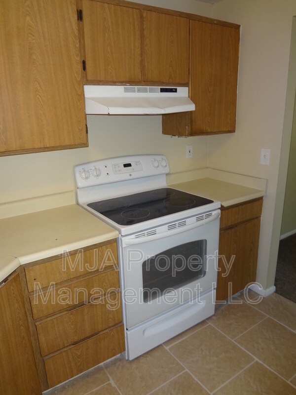 Building Photo - 4642 S Arlington Park Dr