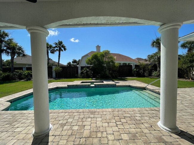 Building Photo - For Lease - 3 BR|2.5 BA w/ In-ground Pool in Palm Bay!