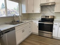 Building Photo - 1481 Parkway Dr