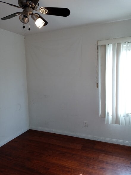 Building Photo - 237 S Matthisen Ave