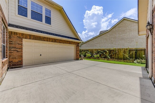 Building Photo - 3819 Rivermoss Ln