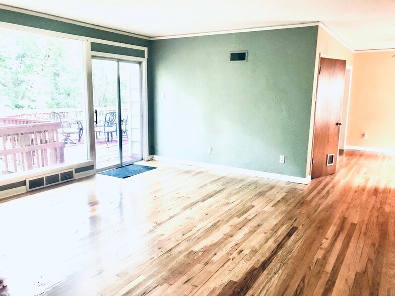 Building Photo - 705 Morningside Dr