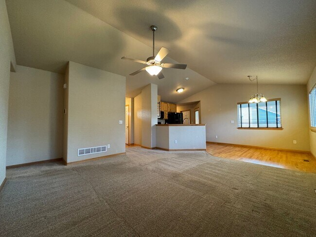 Building Photo - Wonderful Home in Wellington