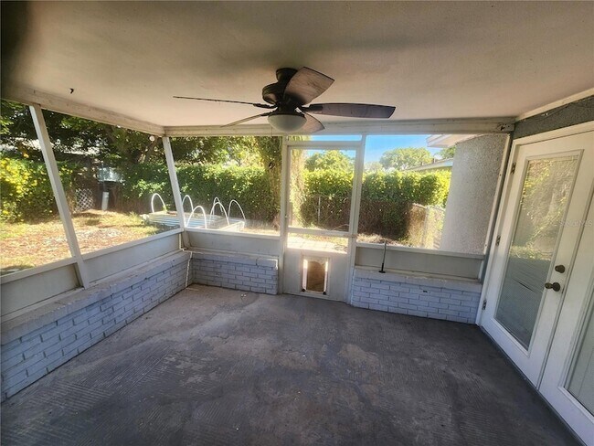 Building Photo - 7225 Deerfield Dr