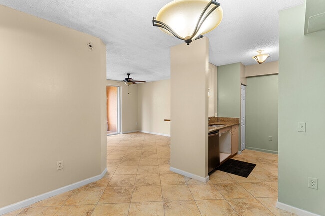 Building Photo - 1170 Reserve Way