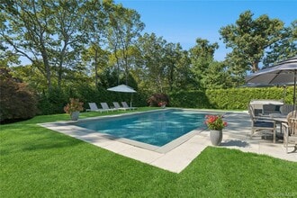 Building Photo - 13 Sherwood Rd