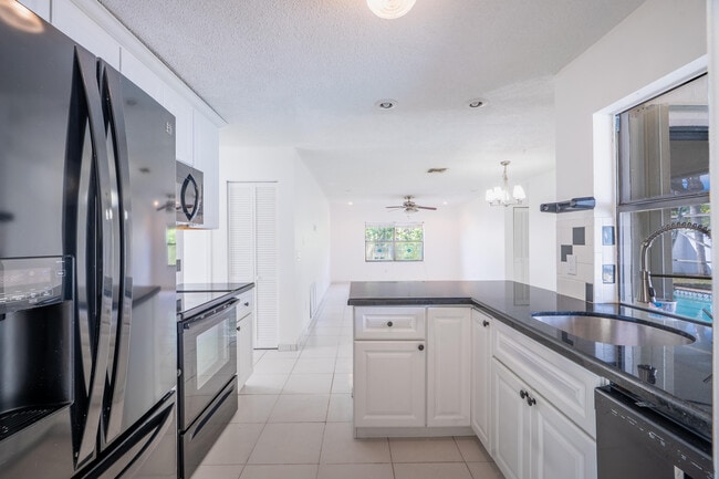 Building Photo - 22651 SW 8th Ct