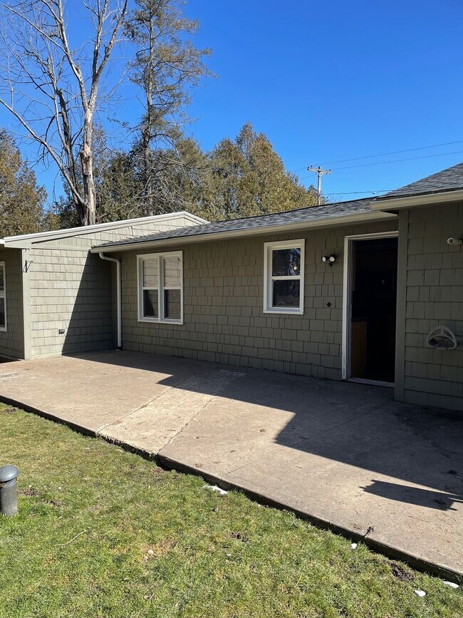 Building Photo - 4017 Nelson Heights