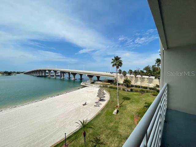 Building Photo - 5701 Bahia Del Mar Cir N