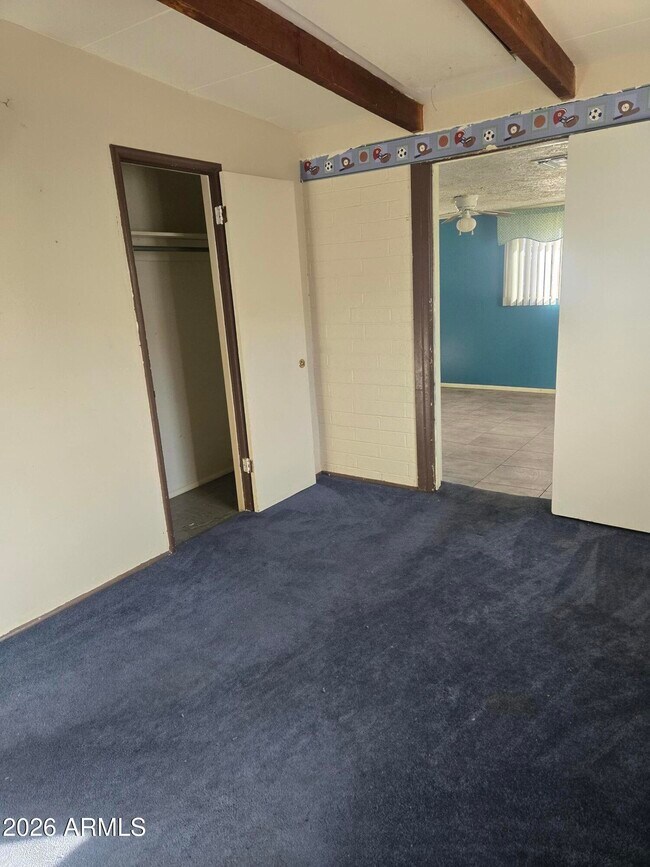 Building Photo - 302 3rd St