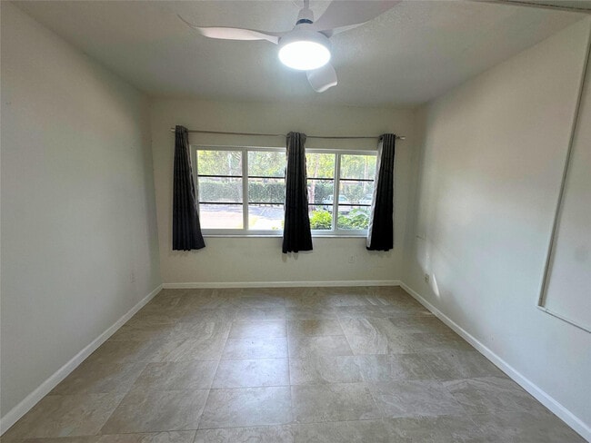 Building Photo - 50 SW 3rd Ave