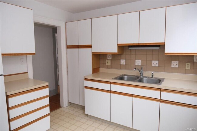 Building Photo - 356 Woodward Ave