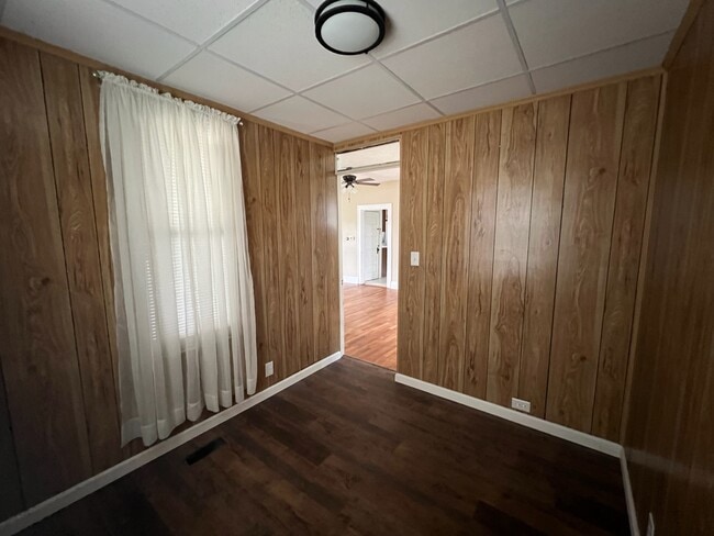 Building Photo - 1414 W Main St