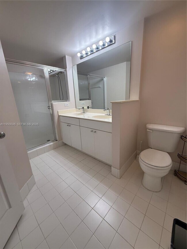 Building Photo - 17150 N Bay Rd