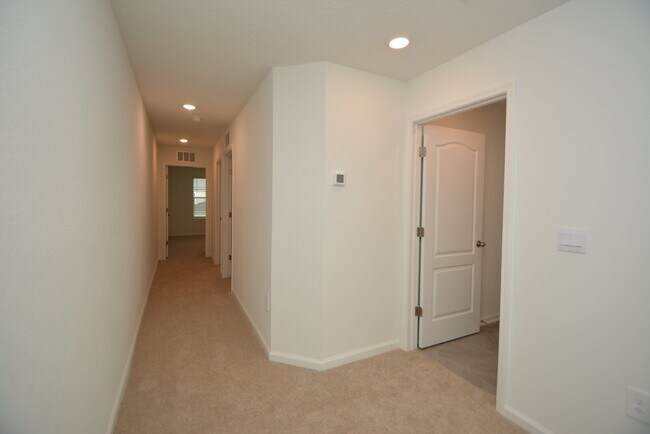 Building Photo - 344 Redbud Rd