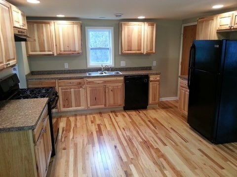 Building Photo - RENOVATED 3 bdrm/1.5 bath Farmhouse
