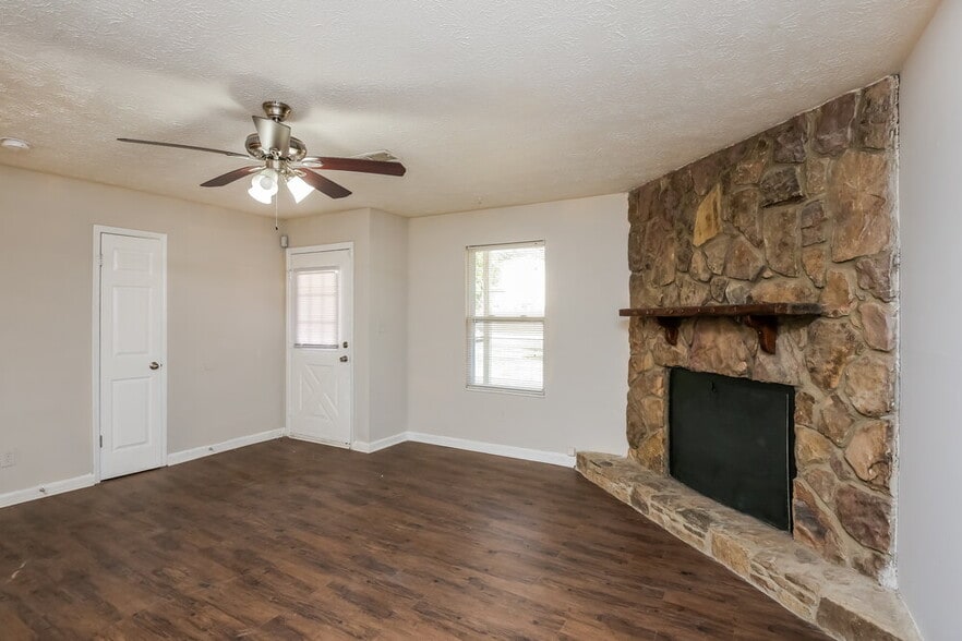 Building Photo - 4964 Galbraith Cir