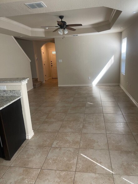 Building Photo - 6934 Lakeview Dr.