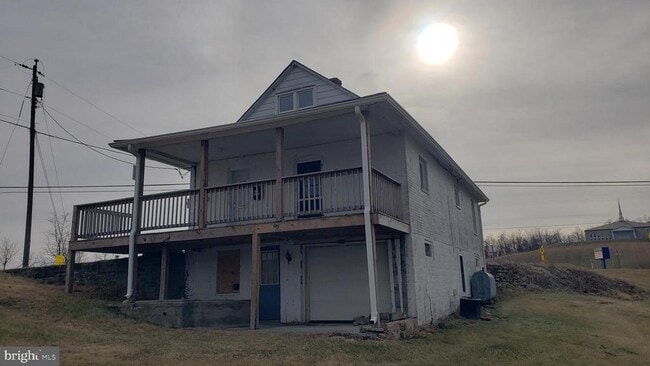 Building Photo - 19 Laverne Dr